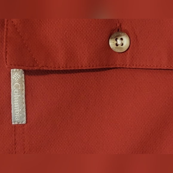 Columbia Casual Button down short sleeves Burgundy man's Large dress shirt - Picture 10 of 15